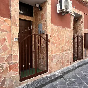 Nyaraló Mary House, Catania